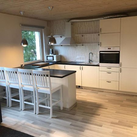 Modern Cozy 2 Bedroom Apartment Near City Center パルヌ エクステリア 写真