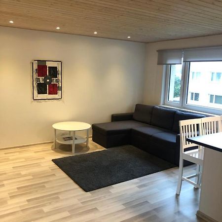 Modern Cozy 2 Bedroom Apartment Near City Center パルヌ エクステリア 写真