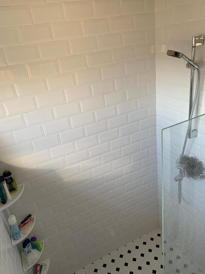 Modern Cozy 2 Bedroom Apartment Near City Center パルヌ エクステリア 写真